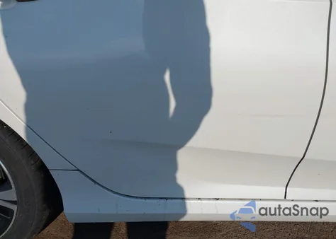 2017 Honda Civic Touring z USA, uszkodzony, nr VIN 19XFC1F92HE013834